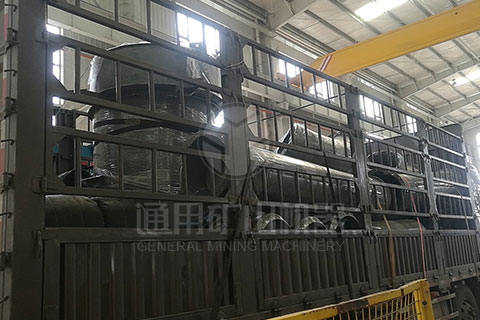 通用矿机YGM95高压雷蒙磨粉生产线装车